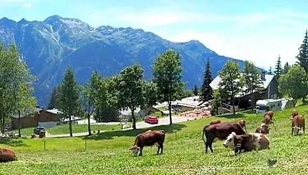 Le De Bisanne Apartahotel 2*